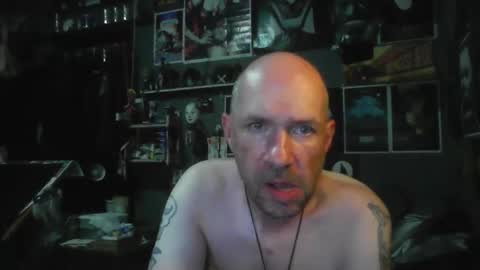 Snapshot of _longfellow chatting on 05-25-26, 03:07 That guy online show from 05-25-26, 03:07