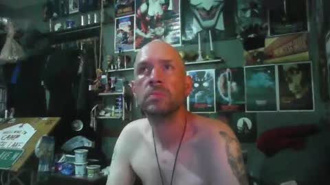 Snapshot of _longfellow chatting on 06-10-26, 05:45 That guy online show from 06-10-26, 05:45