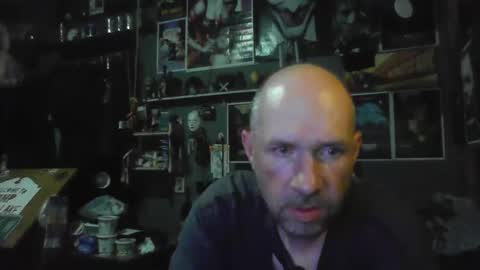 Snapshot of _longfellow chatting on 06-11-26, 01:05 That guy online show from 06-11-26, 01:05