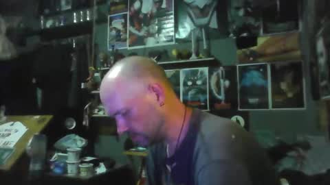 Snapshot of _longfellow chatting on 06-11-26, 03:37 That guy online show from 06-11-26, 03:37