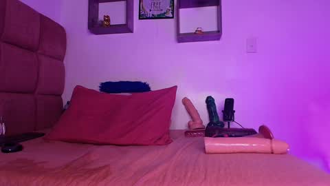 Lorrayne online show from 01-15-25, 02:56