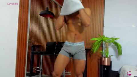 _luca_flame online show from 11-20-25, 02:01