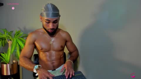 _luca_flame online show from 11-25-25, 04:45