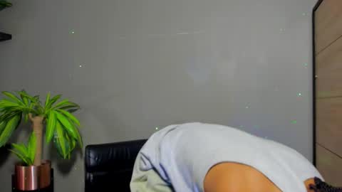 _luca_flame online show from 11-25-25, 07:03