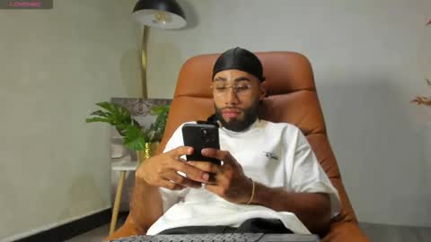 _luca_flame online show from 12-15-25, 05:12