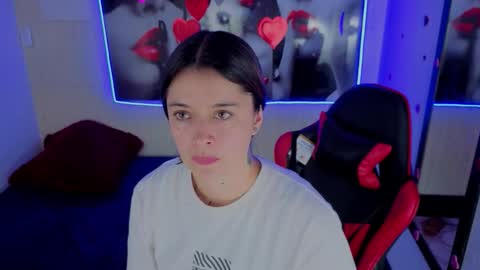 Lucia online show from 02-25-26, 07:34