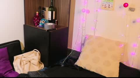 Snapshot of _lucy_white_ chatting on 12-04-24, 03:48 Lucy online show from 12-04-24, 03:48