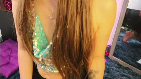 Snapshot of _lucy_white_ chatting on 12-30-24, 01:48 Lucy online show from 12-30-24, 01:48