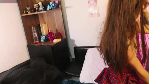 Snapshot of _lucy_white_ chatting on 02-17-25, 08:15 Lucy online show from 02-17-25, 08:15