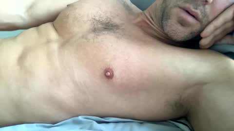 Snapshot of _lululeo_ chatting on 11-08-25, 04:51 _lululeo_ online show from 11-08-25, 04:51