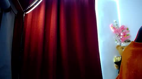 _luna10 online show from 12-13-25, 09:42