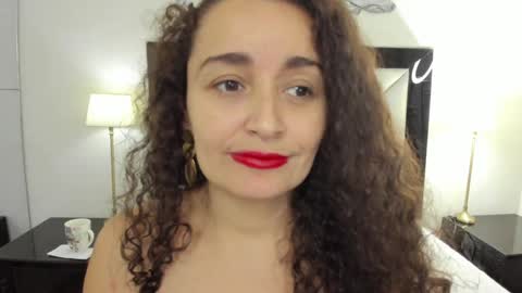  luna  sweet  online show from 01-23-25, 06:39