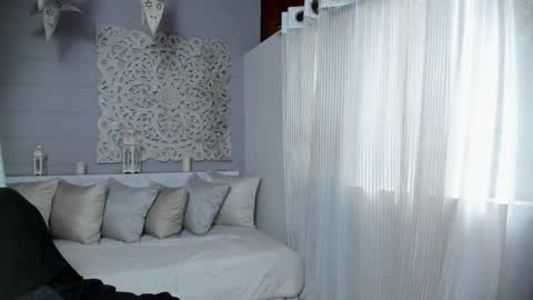  Luna  online show from 02-03-25, 12:25