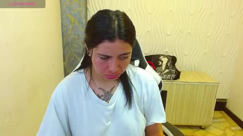 luna torres online show from 04-21-26, 01:28