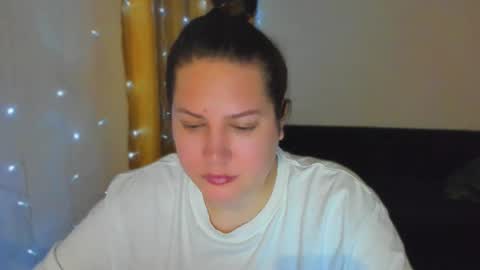 Snapshot of _madalexa_ chatting on 12-19-25, 10:06 Alexa online show from 12-19-25, 10:06