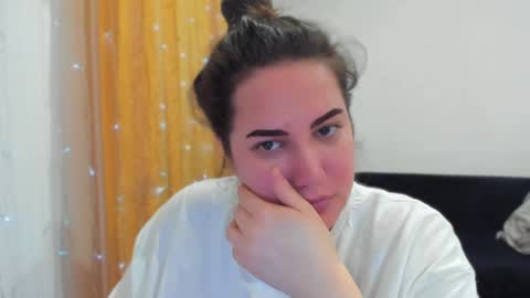 Snapshot of _madalexa_ chatting on 04-17-26, 11:30 Alexa online show from 04-17-26, 11:30