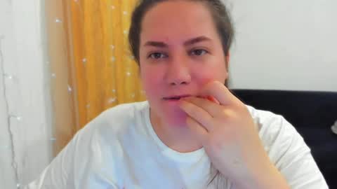 Snapshot of _madalexa_ chatting on 04-19-26, 04:17 Alexa online show from 04-19-26, 04:17