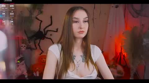 Snapshot of _madinameow_ chatting on 10-28-25, 11:51 Madina- Mads online show from 10-28-25, 11:51