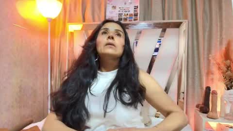Snapshot of _marcela__ chatting on 06-01-26, 11:45 _marcela__ online show from 06-01-26, 11:45