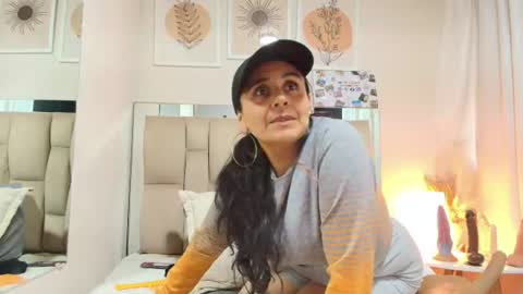 Snapshot of _marcela__ chatting on 07-25-26, 12:03 _marcela__ online show from 07-25-26, 12:03