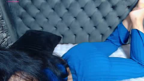  Mari  online show from 11-25-25, 08:14