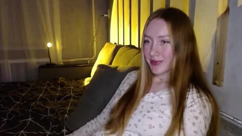 Snapshot of _marianne_ chatting on 11-05-25, 06:08 online show from 11-05-25, 06:08