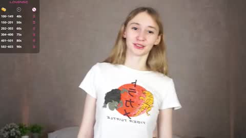  Gwen  online show from 09-24-25, 04:05