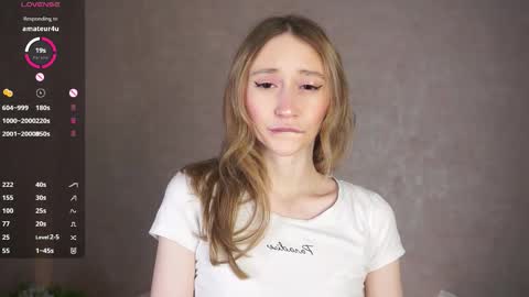  Gwen  online show from 09-28-25, 03:45