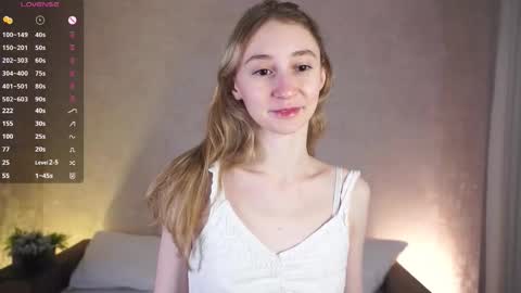  Gwen  online show from 10-01-25, 04:07