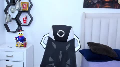 Snapshot of _matthew_santos_ chatting on 01-24-25, 12:31 _matthew_santos_ online show from 01-24-25, 12:31