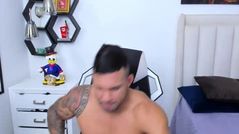 Snapshot of _matthew_santos_ chatting on 02-02-25, 10:17 _matthew_santos_ online show from 02-02-25, 10:17