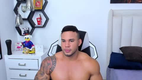 Snapshot of _matthew_santos_ chatting on 02-12-25, 08:40 _matthew_santos_ online show from 02-12-25, 08:40