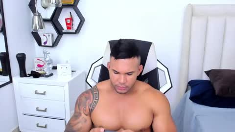 Snapshot of _matthew_santos_ chatting on 02-28-25, 03:15 _matthew_santos_ online show from 02-28-25, 03:15