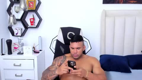 _matthew_santos_ online show from 03-12-25, 04:19