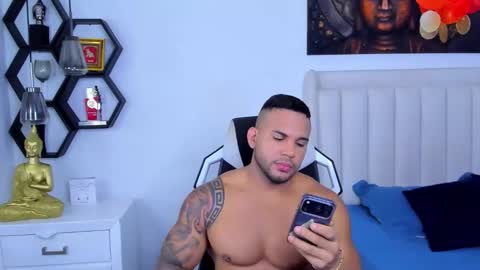 Snapshot of _matthew_santos_ chatting on 11-12-25, 11:36 _matthew_santos_ online show from 11-12-25, 11:36