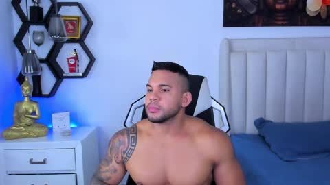 Snapshot of _matthew_santos_ chatting on 11-15-25, 04:21 _matthew_santos_ online show from 11-15-25, 04:21