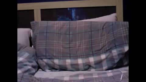 Snapshot of _maverick1985_ chatting on 01-12-25, 04:18 _maverick1985_ online show from 01-12-25, 04:18