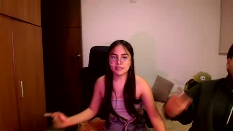 max and abby online show from 06-25-26, 01:49