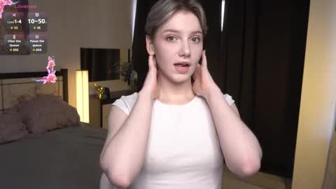 Elva and Kate  online show from 02-11-26, 06:29