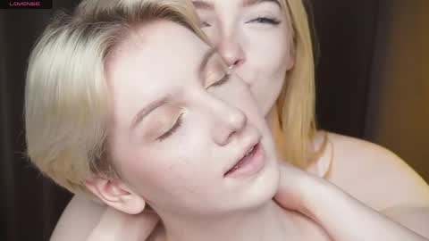 Elva and Kate  online show from 05-20-26, 05:46