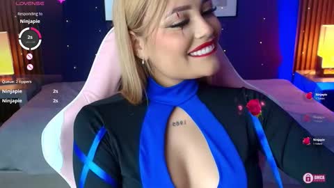Snapshot of _meliblue chatting on 10-31-25, 07:59 Meli online show from 10-31-25, 07:59