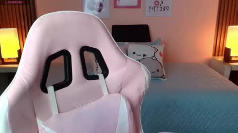 Snapshot of _meliblue chatting on 12-04-25, 07:11 Meli online show from 12-04-25, 07:11