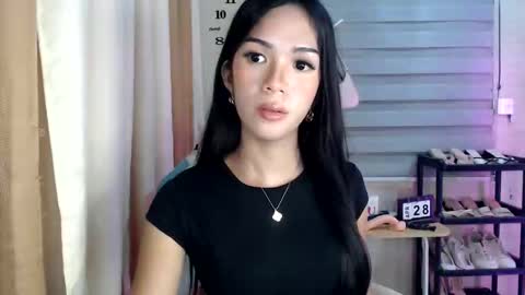 Melly online show from 04-28-26, 12:43