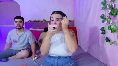  Mia y Mike  online show from 09-29-25, 02:00