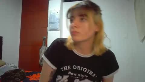 Mia-foster online show from 04-01-26, 01:39