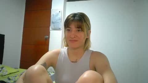 Mia-foster online show from 04-28-26, 01:37