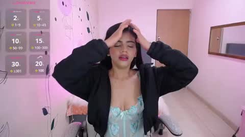 Snapshot of _mia_rouse_18 chatting on 12-06-24, 02:13 Mia online show from 12-06-24, 02:13