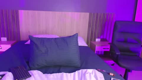 Snapshot of _miamiller_ chatting on 02-19-25, 11:14 _miamiller_ online show from 02-19-25, 11:14