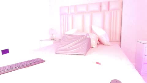 Mia  online show from 03-05-26, 12:12