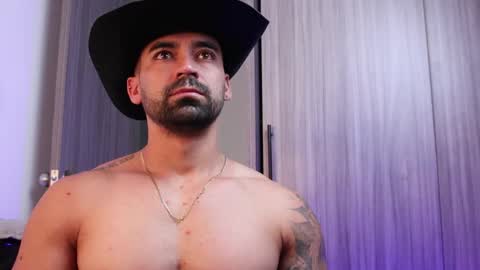 Snapshot of _mikestone chatting on 11-07-25, 11:54 soy mike online show from 11-07-25, 11:54